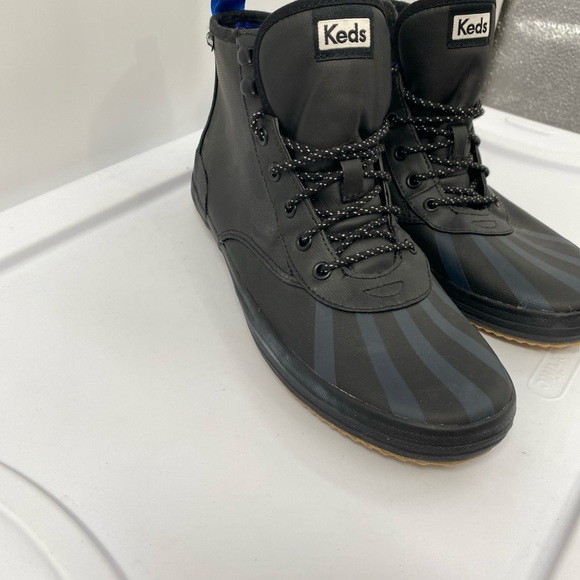 Keds women’s size 9, Black and Blue Shoes - Picture 3 of 9